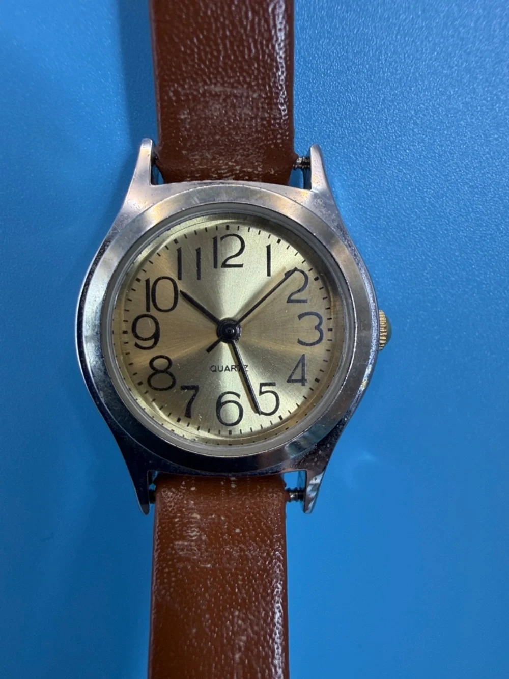 Classic Gold Dial Quartz Watch with Brown Leather Strap
